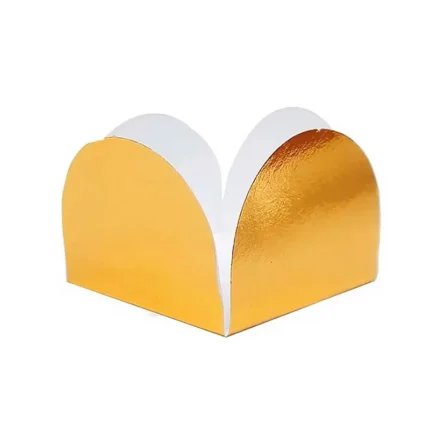 FORMINHA PARA DOCES 4 PETÁLAS LÂMINADA DOURADA 50UN 3,4X3,4CM
