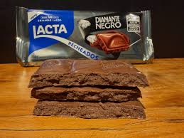 BARRA DE CHOCOLATE DIAMANTE NEGRO RECHEADA 104G - LACTA